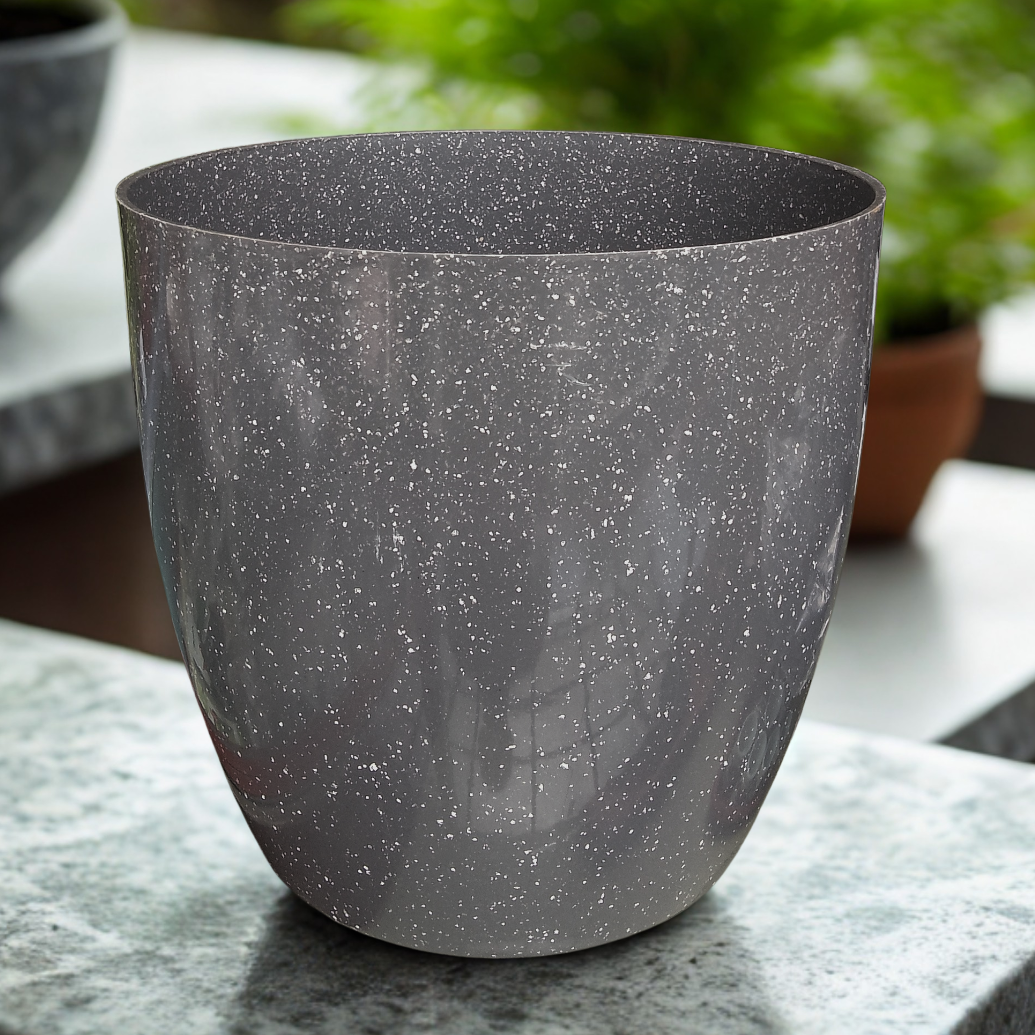 Green Paradise® Premium Grey Plastic Pot – Elegant Indoor & Outdoor Planter for your garden