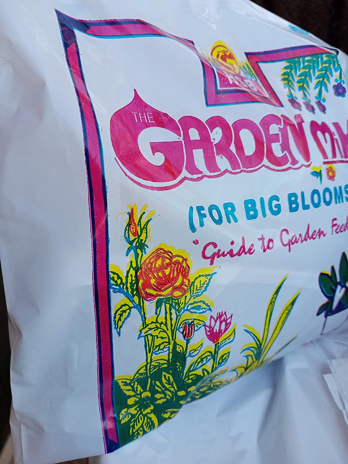 Garden Mix Fertilizer  (5 kg Pack) Complete Food for Every Plant Gives Best Growth and Pest Repellent Contains Neem Cake,Castor Cake,DAP,NPK,TBC